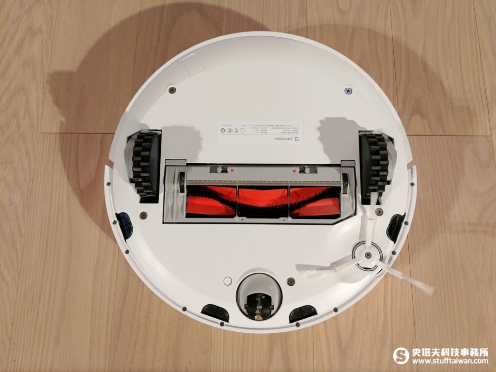米家掃地機器人背面