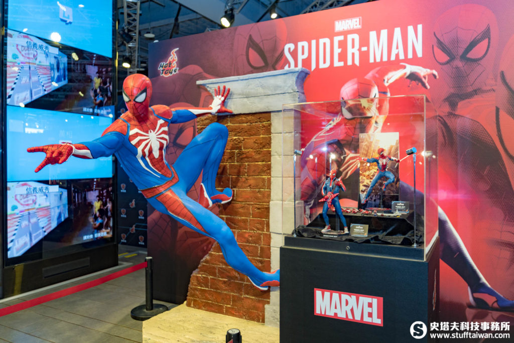 PS4《Marvel's Spider-Man》原尺寸蜘蛛人先進戰衣款(Advanced Suit) 雕塑級雕像