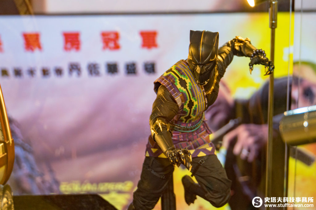 《黑豹》帝查卡1:6珍藏人偶限定版