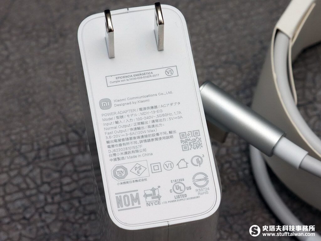 POCO F4 GT電競手機試用擁有磁動力實體肩鍵、120W快充、大面積雙VC散熱
