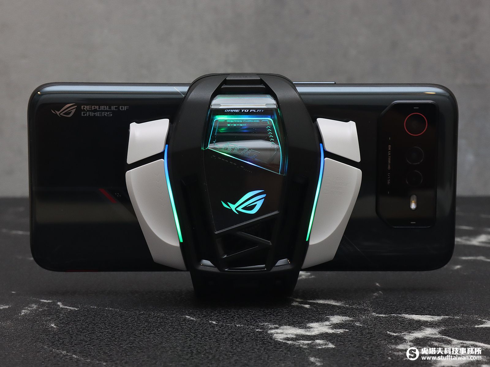 ROG Phone 6 初試：效能強、散熱好、相機普 – 史塔夫科技事務所