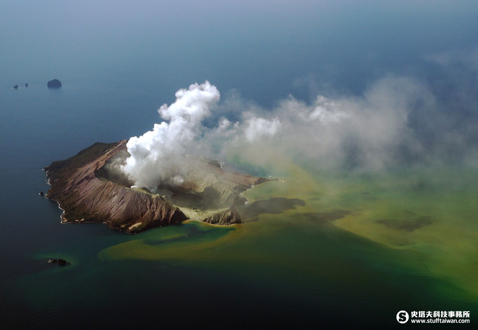 Netflix紀錄片《火山危機：白島救援行動》回顧2019年紐西蘭外島的火山噴發悲劇 史塔夫科技事務所