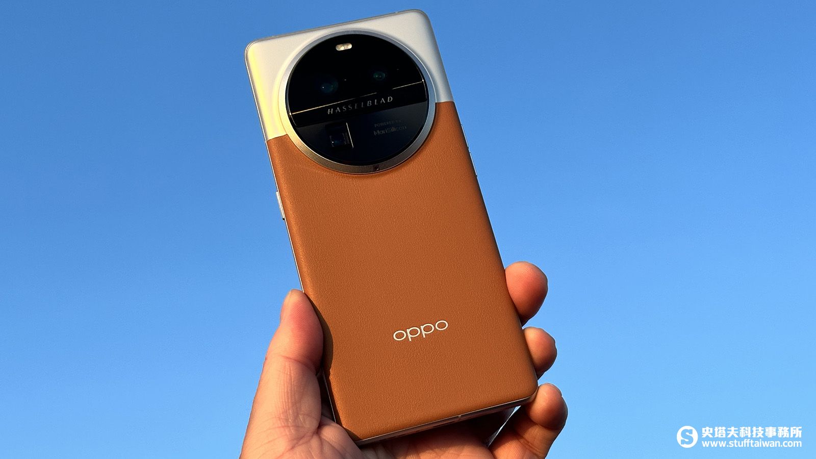 OPPO find x6 pro 256GB【動作品】大漠银月(レザー) 大陸版 OPPO find x6 pro 256GB【動作品】大漠银月(レザー) 大陸版