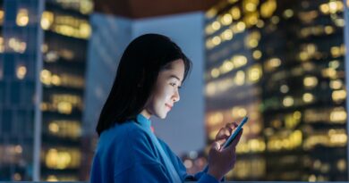 新遠傳頻譜三冠王